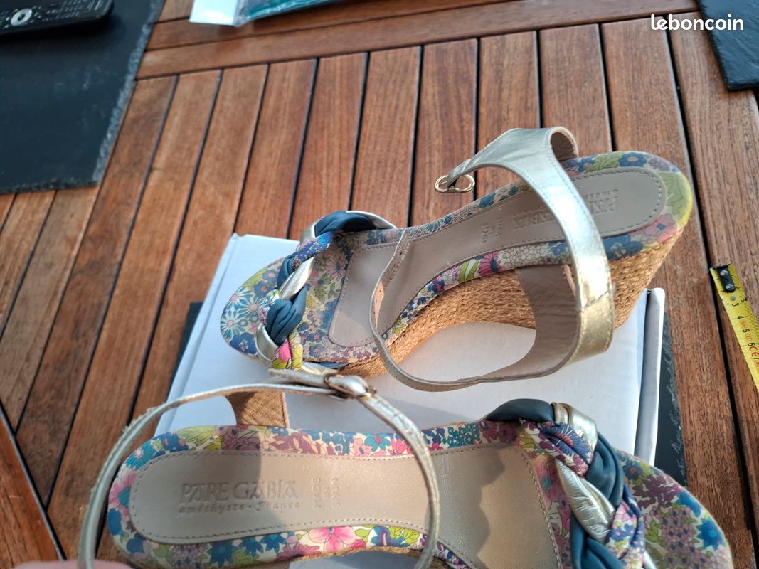Sandales compensées dorées, taille 40, marque Pare Gabia (image 20)