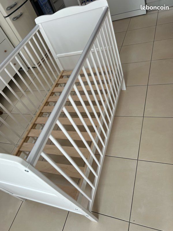 Lit bébé (image 1)