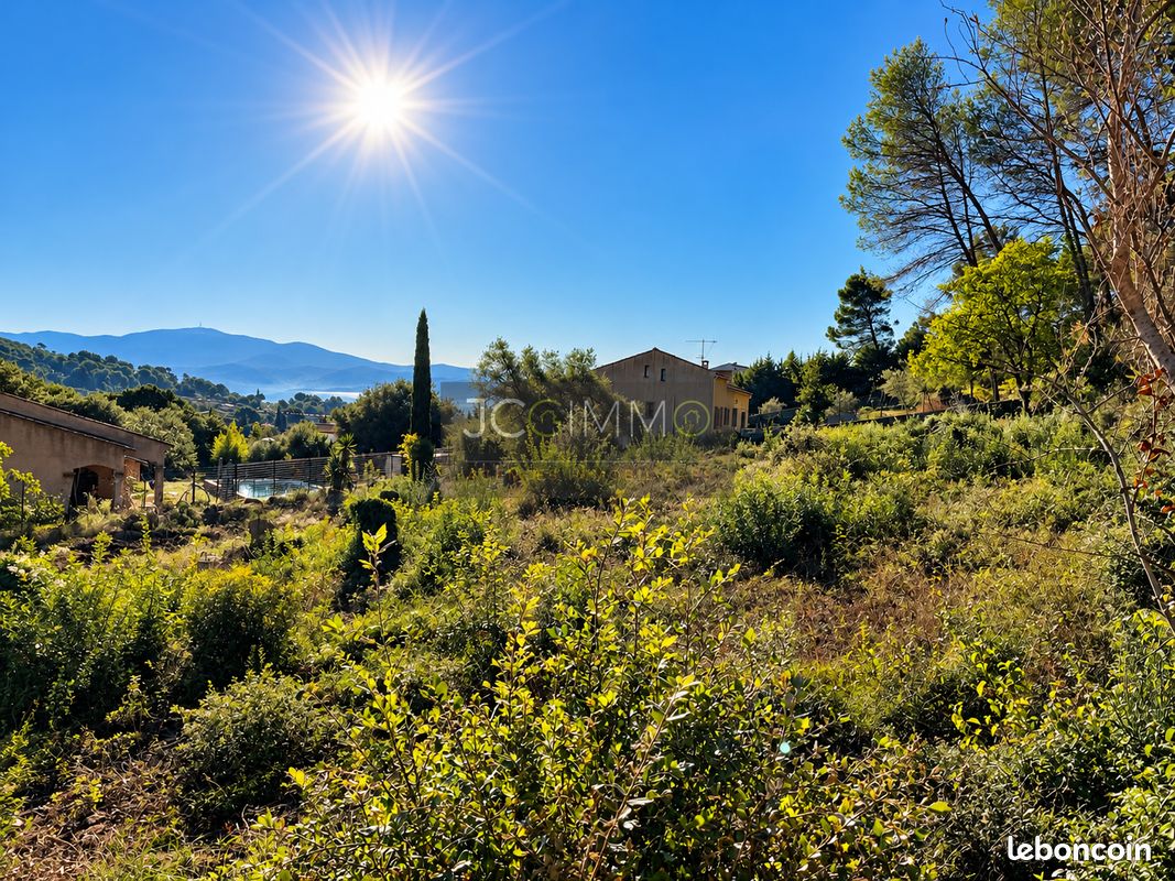 Terrain 3348 m² · à Carnoules · 3 348 m² · 115 000 €