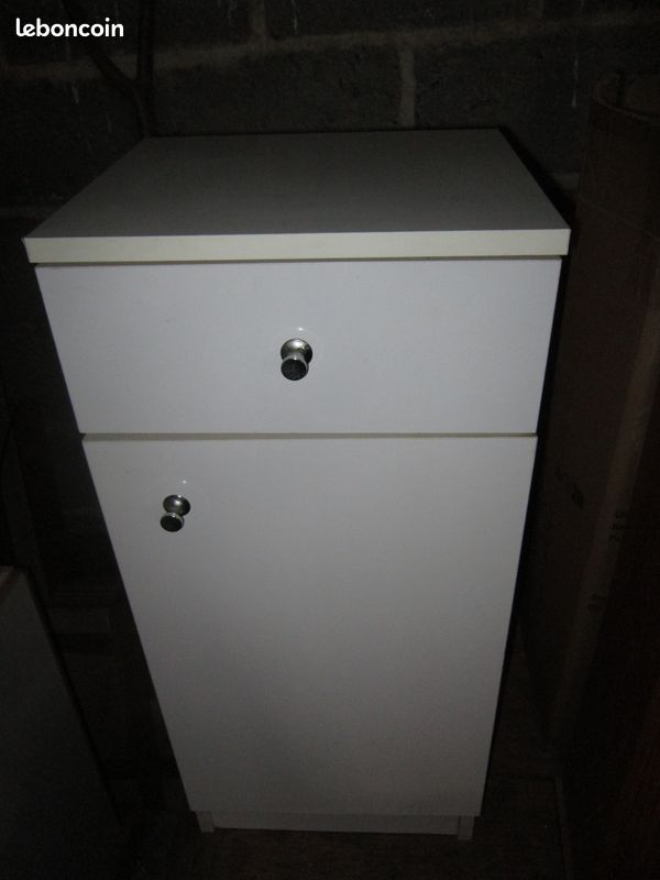 Petit meuble (image 1)