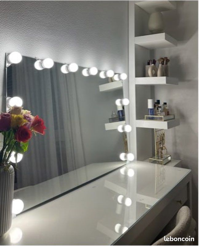Miroir IKEA avec éclairage personnalisé (image 1)