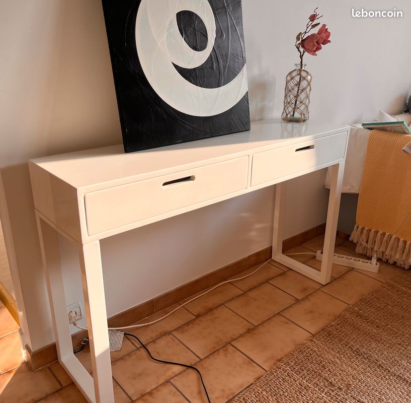 White Commode / Bureau Table with 2 Drawers (image 2)