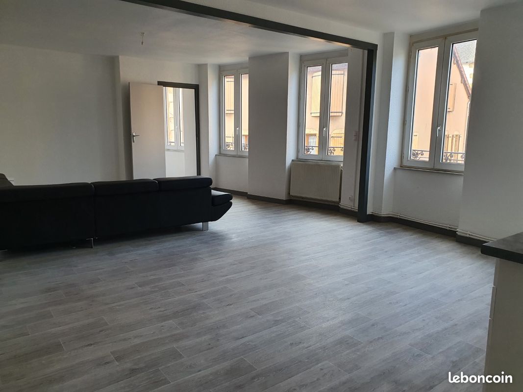 Appartement 5 pièces 100 m² · à Charlieu · 100 m² · 650 €/mois