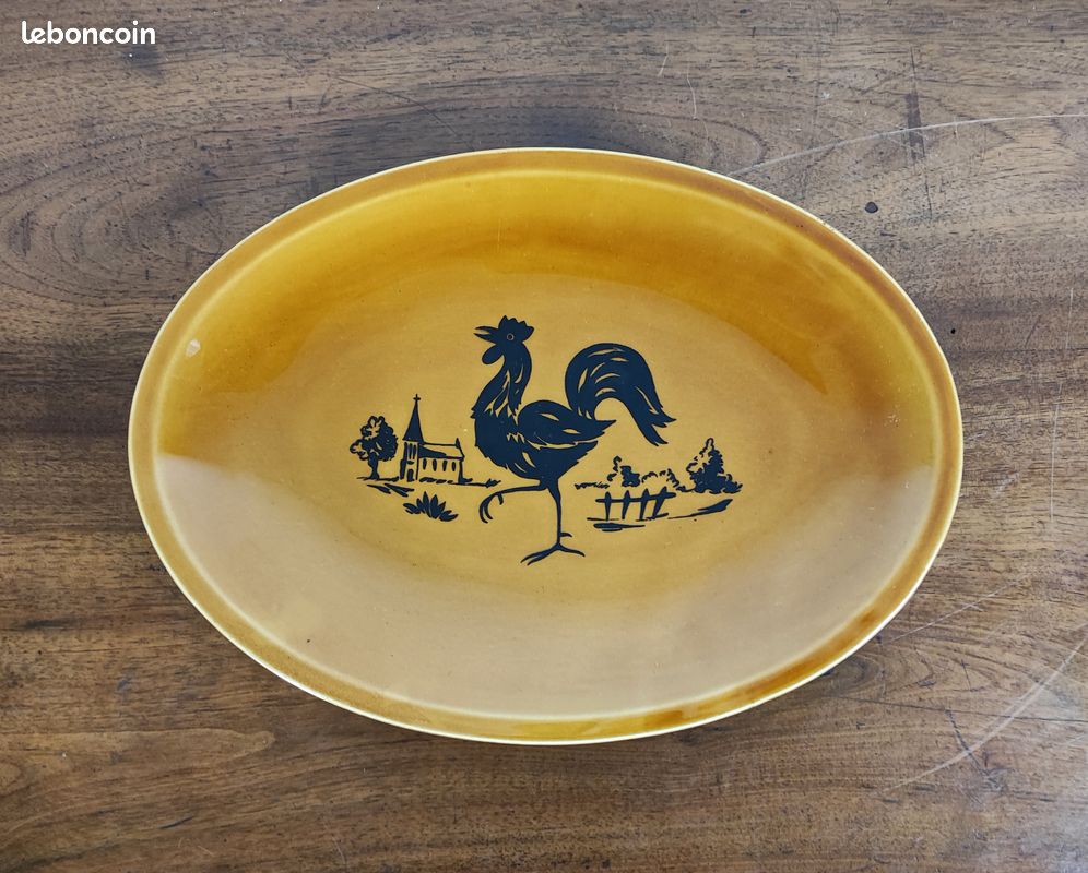 Magnifique plat en céramique jaune moutarde décor coq et village signé Gien ma campagne (image 1)