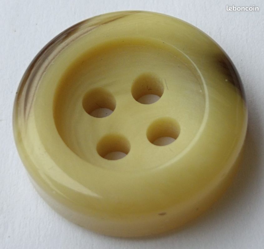 Lot de 12 boutons beiges carrés marbrés (22mm) + 2 boutons beiges offerts - LOT N°21 - (image 6)