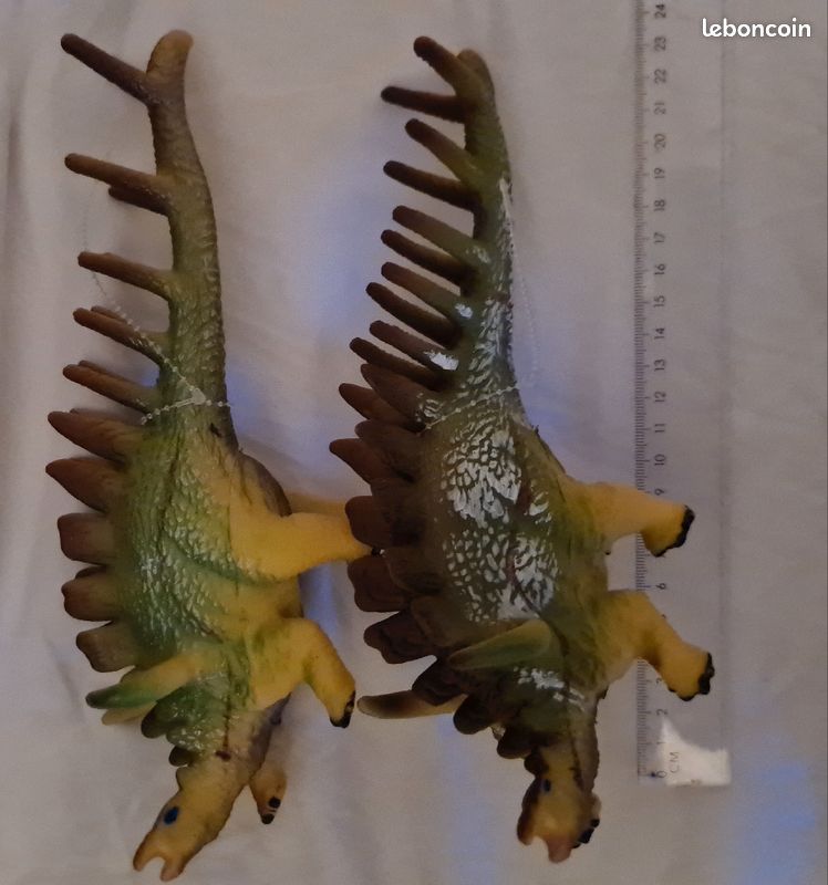 Lot de jouets dinosaures (image 3)