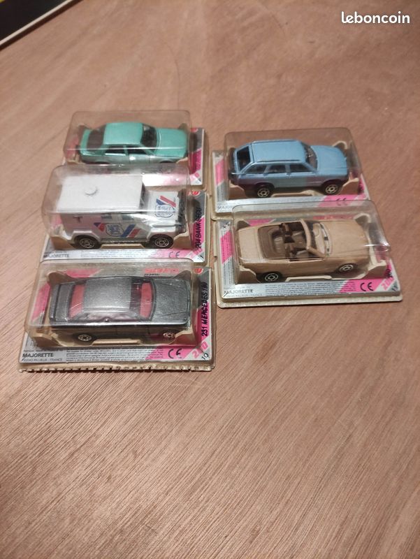 Voitures, camions et fourgons miniatures Majorette GT Peugeot