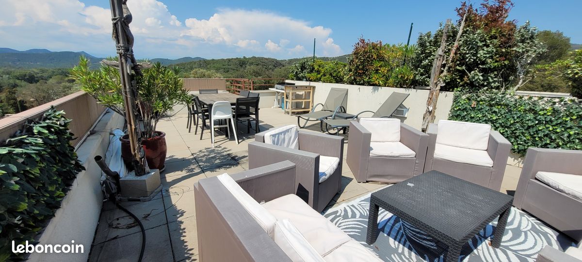 Frejus - Spacieux appartement en toit terrasse (image 8)