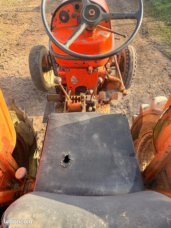 Plaquette déplant RENAULT Le Tracteur D30 desel 30 cv | Très bon état