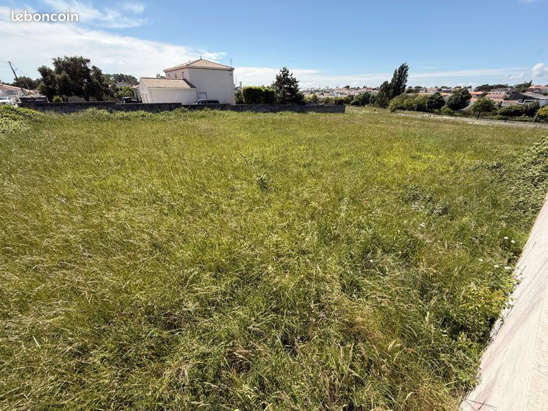 Terrain constructible royan · 229 000 €