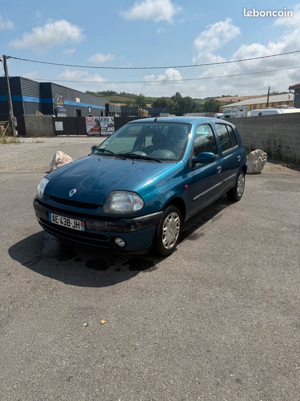 Renault Clio 2 1.2i (image 2)