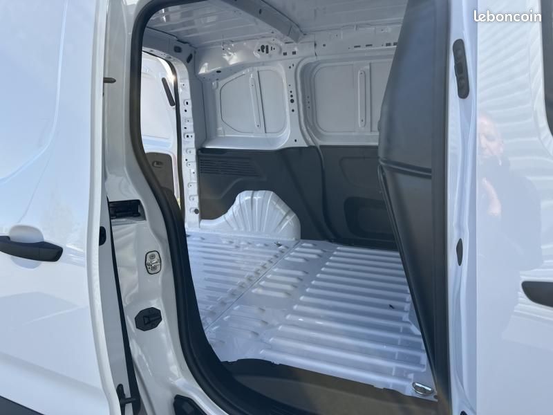 Citroen Berlingo Van M Diesel 130ch automatique Pack Connect (image 31)