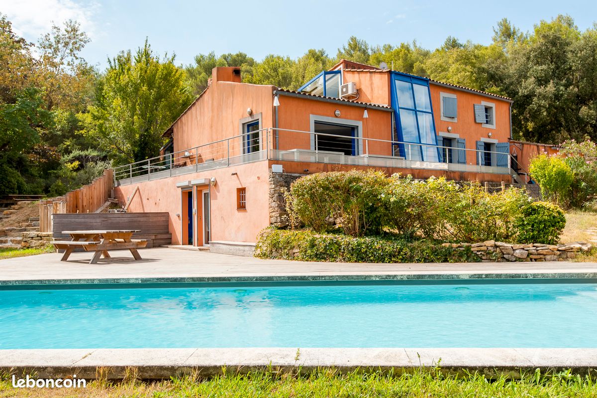 Maison 11 pièces 180 m² · à Aix-en-Provence · 180 m² · 700 000 €
