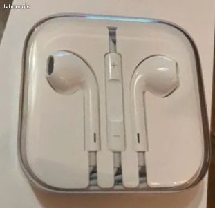 EarPods Apple Avec Connecteur Mini-Jack 3,5 Mm – Écouteurs Filaires Son Haute Qualité & Télécommande Intégrée