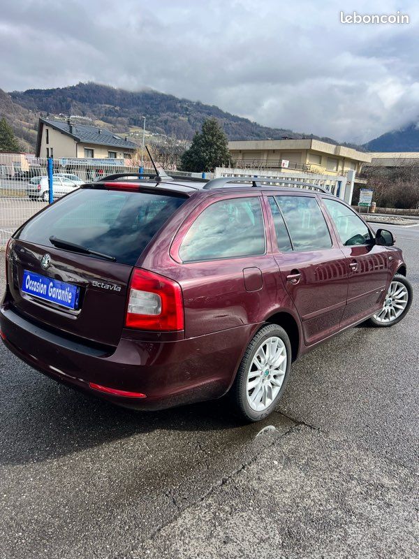 SKODA OCTAVIA COMBI 2.0L TDI 140cv boîte auto 4*4 (image 5)