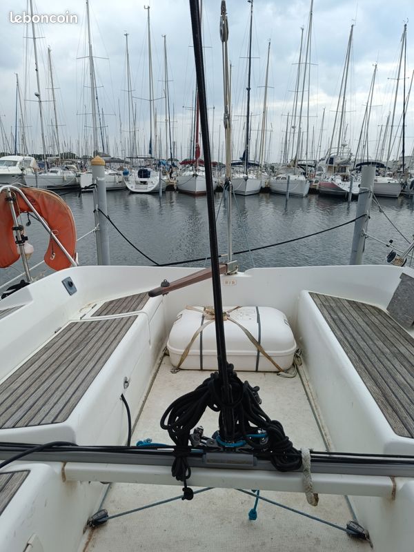 VOILIER BENETEAU FIRST 31.7 2002 place de port possible (image 10)