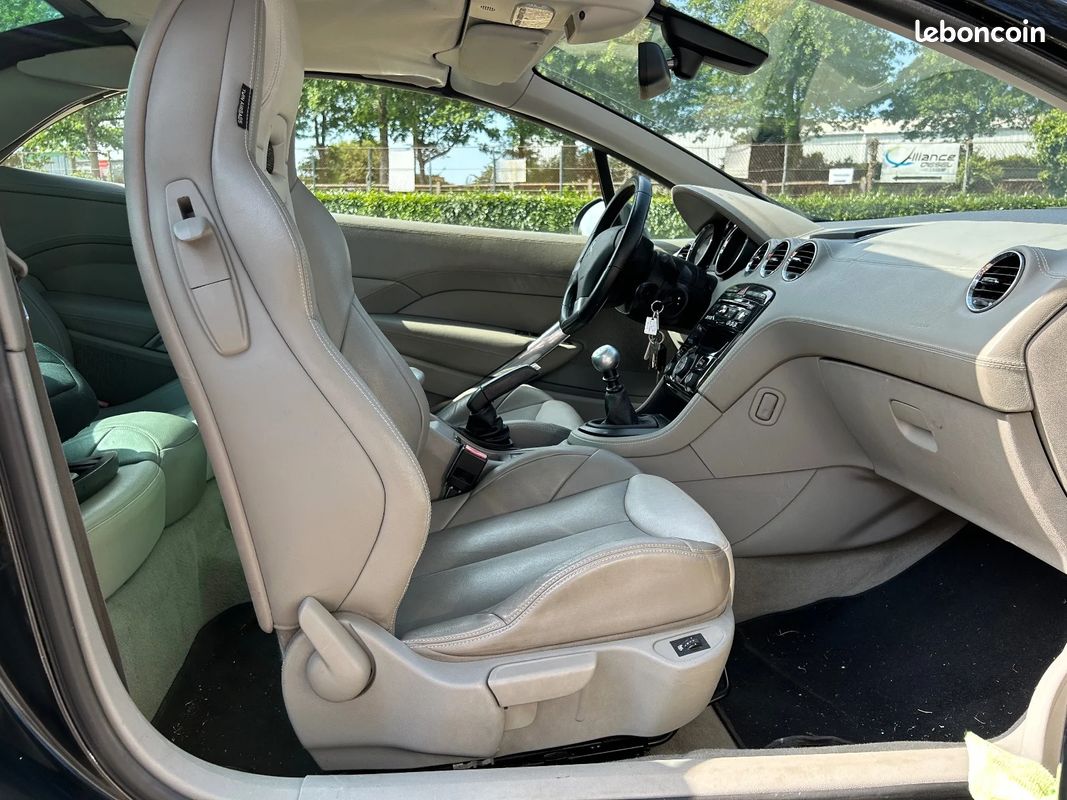 PEUGEOT 308 CC 2.0 HDi 16V 140ch FAP Féline (image 30)