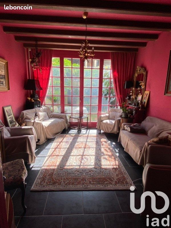 Maison 11 pièces 225 m² · à La Flèche · 225 m² · 210 000 €