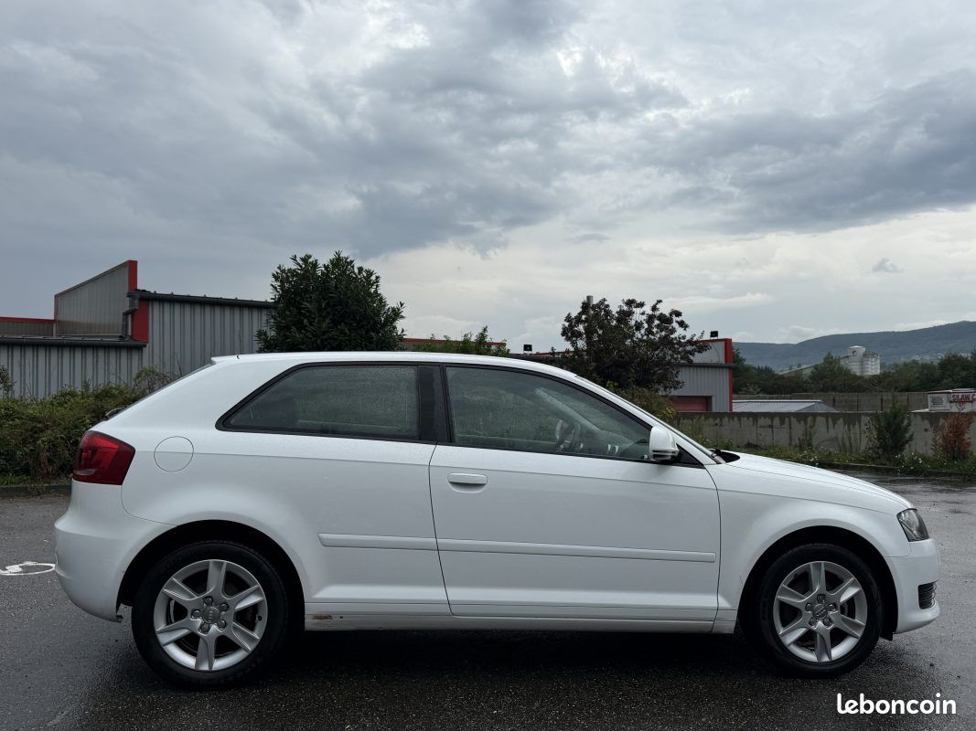 Audi A3 II 1.8 TFSI 160ch Ambiente 3p Garantie 6 Mois (image 2)