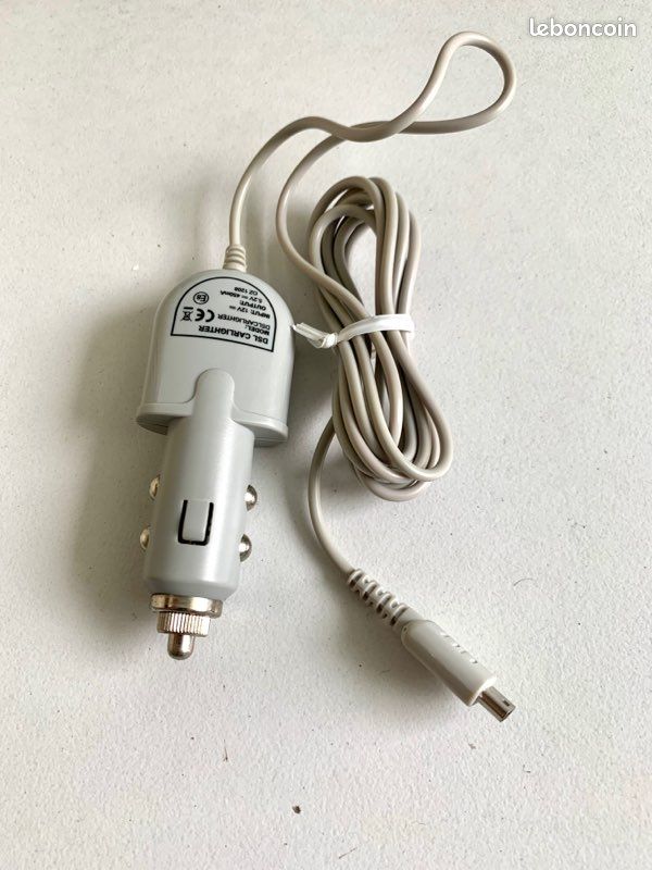 Chargeur nintendo ds lite voiture (image 3)