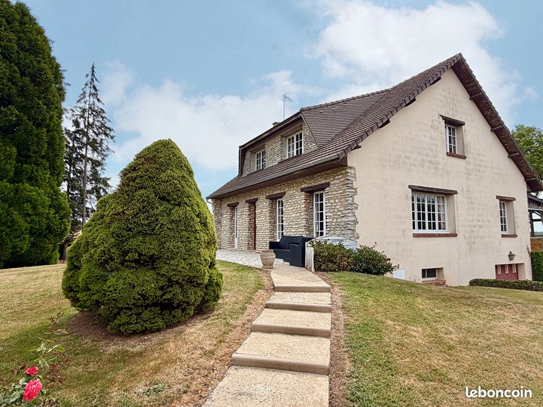 Maison 8 pièces 160 m² · à Crèvecoeur-le-Grand · 160 m² · 199 500 €