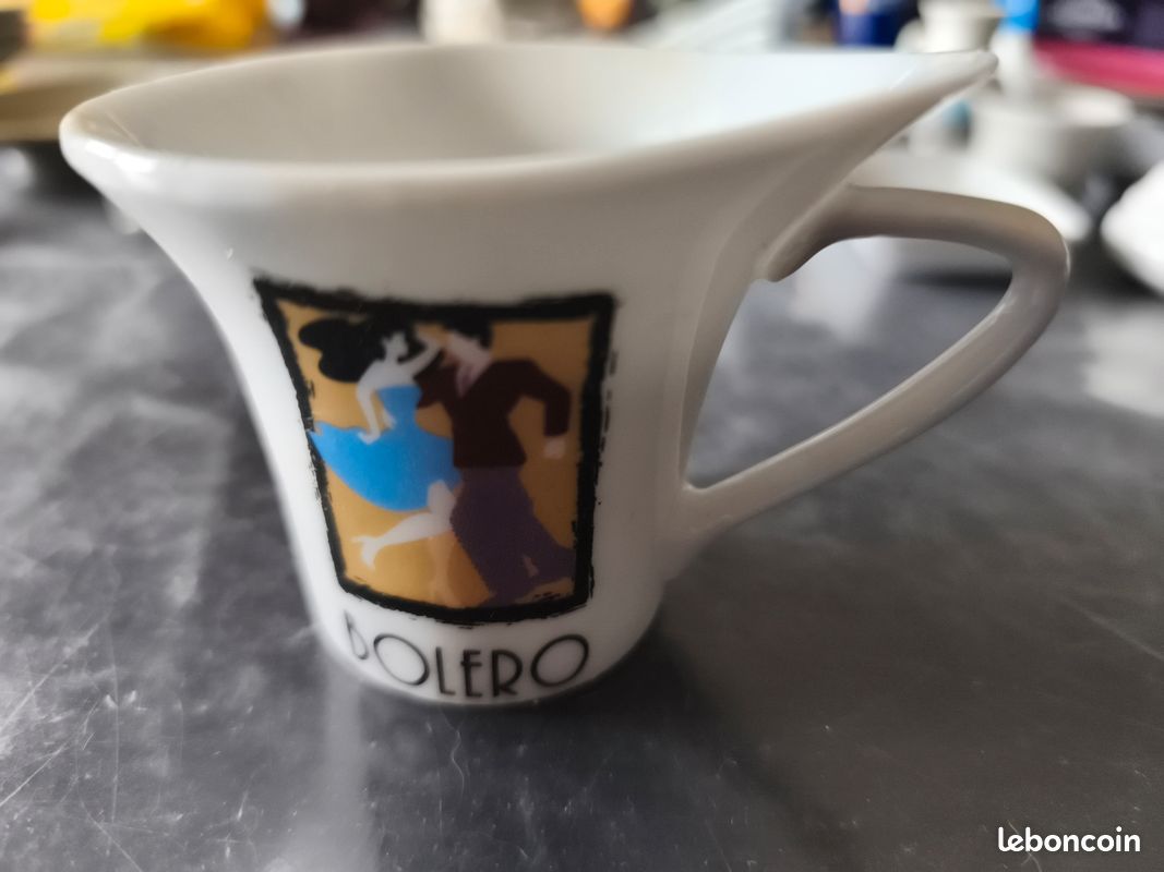 Tasse boléro (image 1)