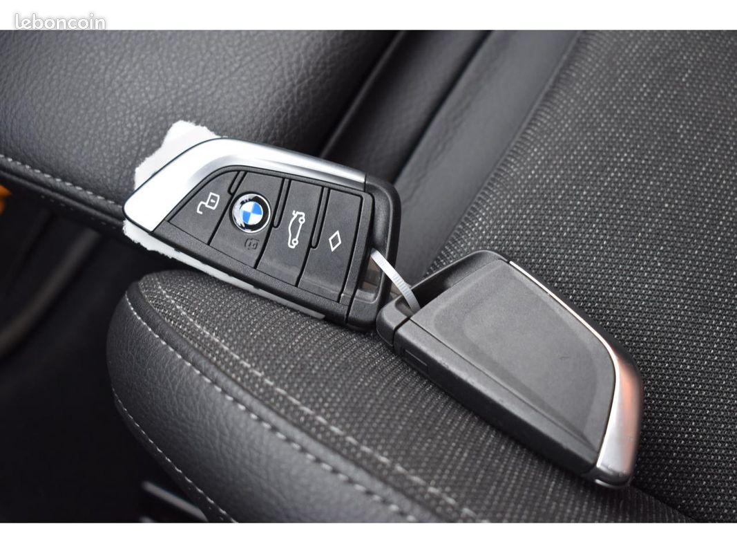 BMW SERIE 1 118d 150 ch BVA8 F40 Edition Sport (image 32)