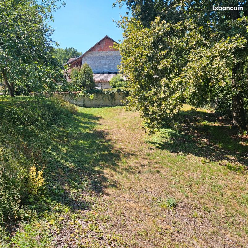 Terrain 638 m² · à Saint-Jean-d'Avelanne · 638 m² · 97 500 €