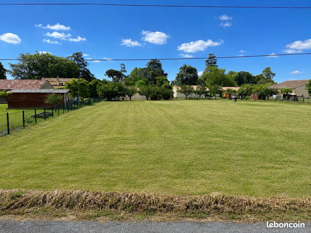 Terrain constructible 1 458 m² – Port-Sainte-Foy-et-Ponchapt (33220) · 50 000 €