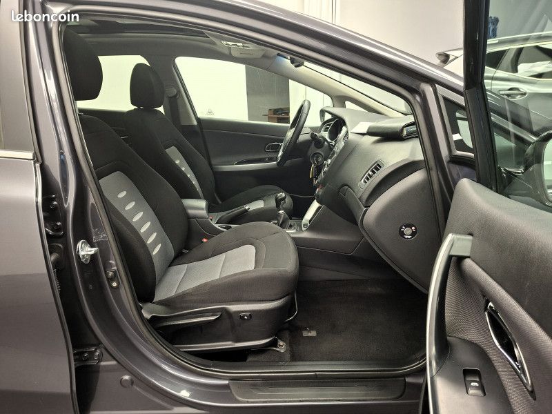 Kia CEE'D 1.6 crdi 128 ch Active Visio / Toit pano / Régulateur / Radar / 1ère main / (image 18)