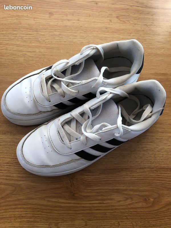 Chaussures Adidas en très bonne état Chaussures