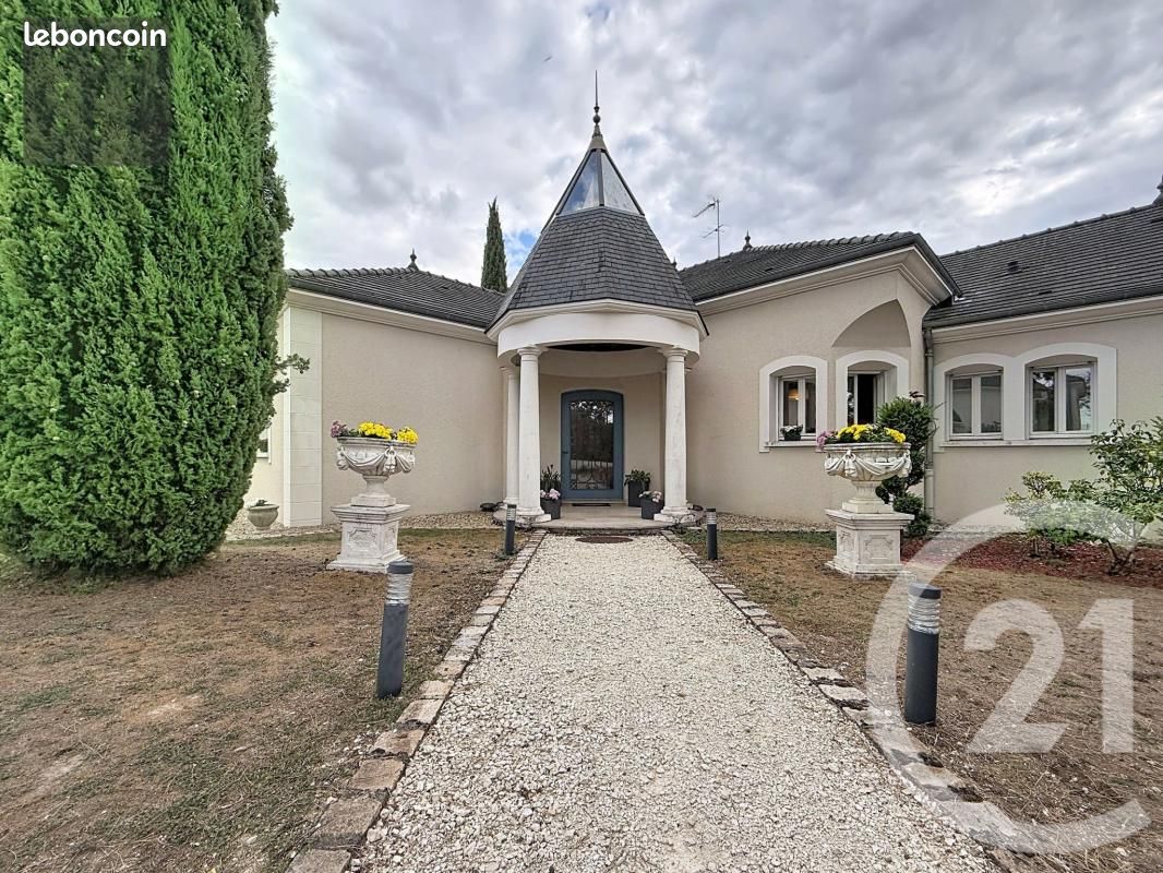 Maison 7 pièces 367 m² · à Charmont-sous-Barbuise · 367 m² · 552 000 €