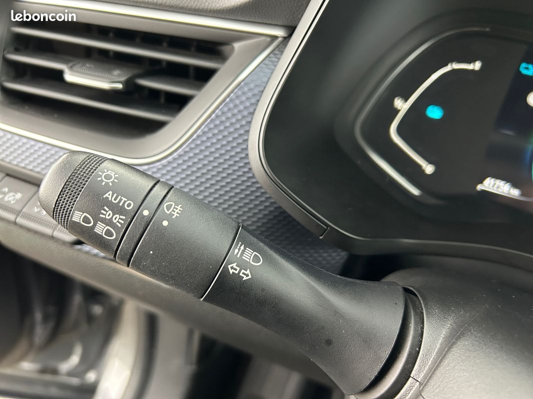 RENAULT Arkana E-Tech hybride 145 - 22 Techno (image 23)