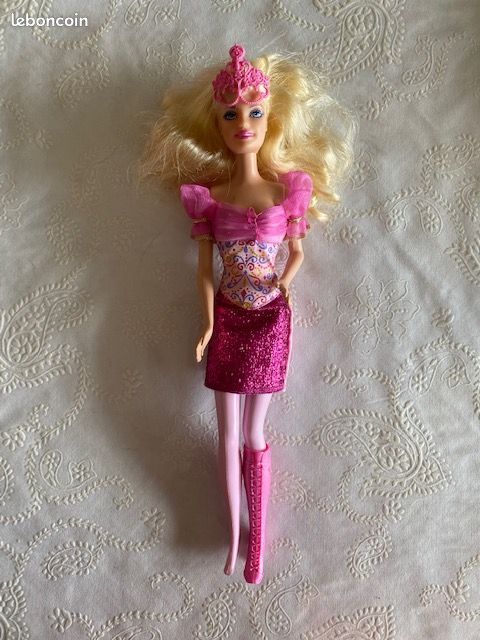 Poupée Barbie mousquetaire avec une petite fille et son cheval (image 2)