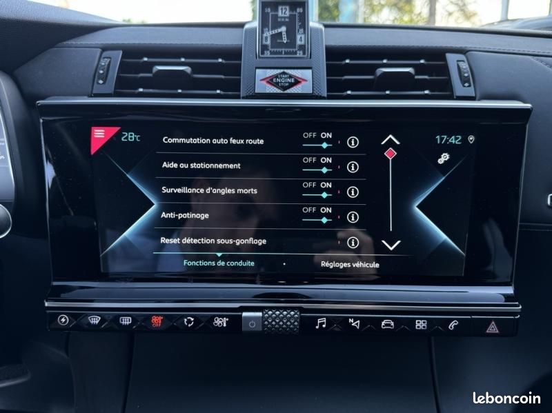 Ds DS 7 Crossback E-TENSE 4x4 300 Rivoli (image 33)