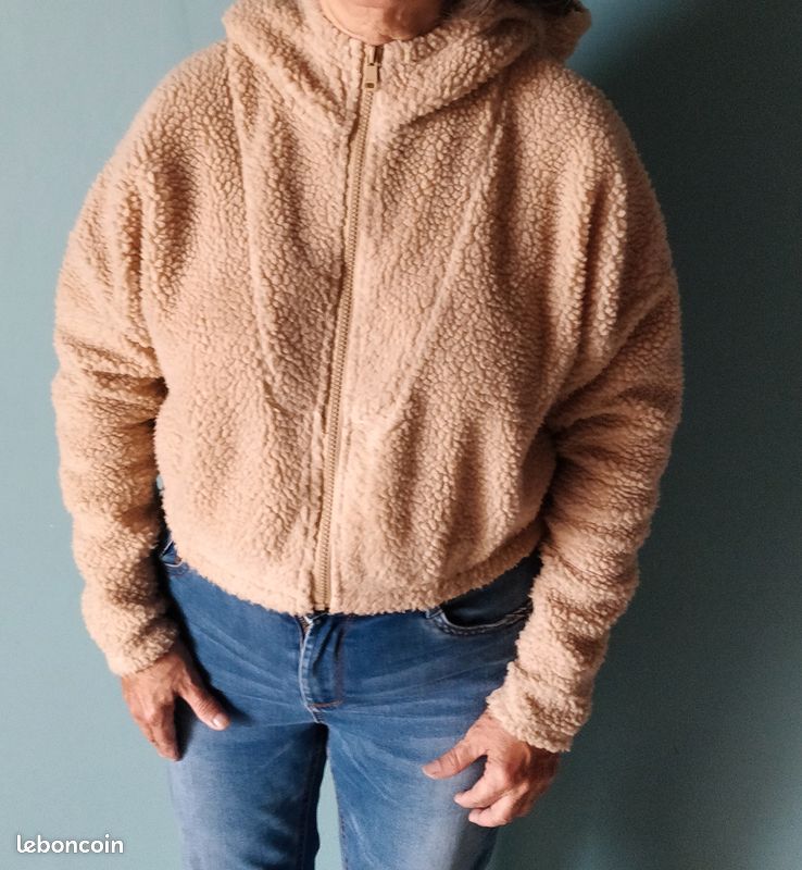 Sweat à capuche femme taille S marque Only (image 3)