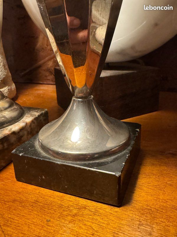 Trophées silhouette argent vieil or 15,2 cm avec socle en marbre noir