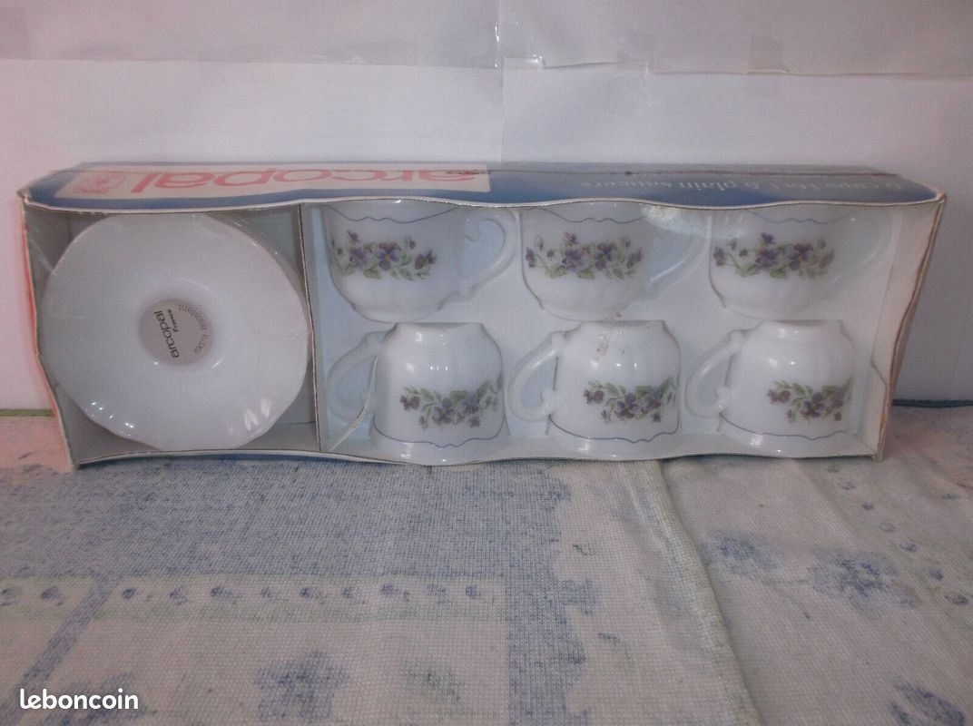 Tasse à thé « Opale Ivoire » d' Arcopal - VINT' UP et REC' UP
