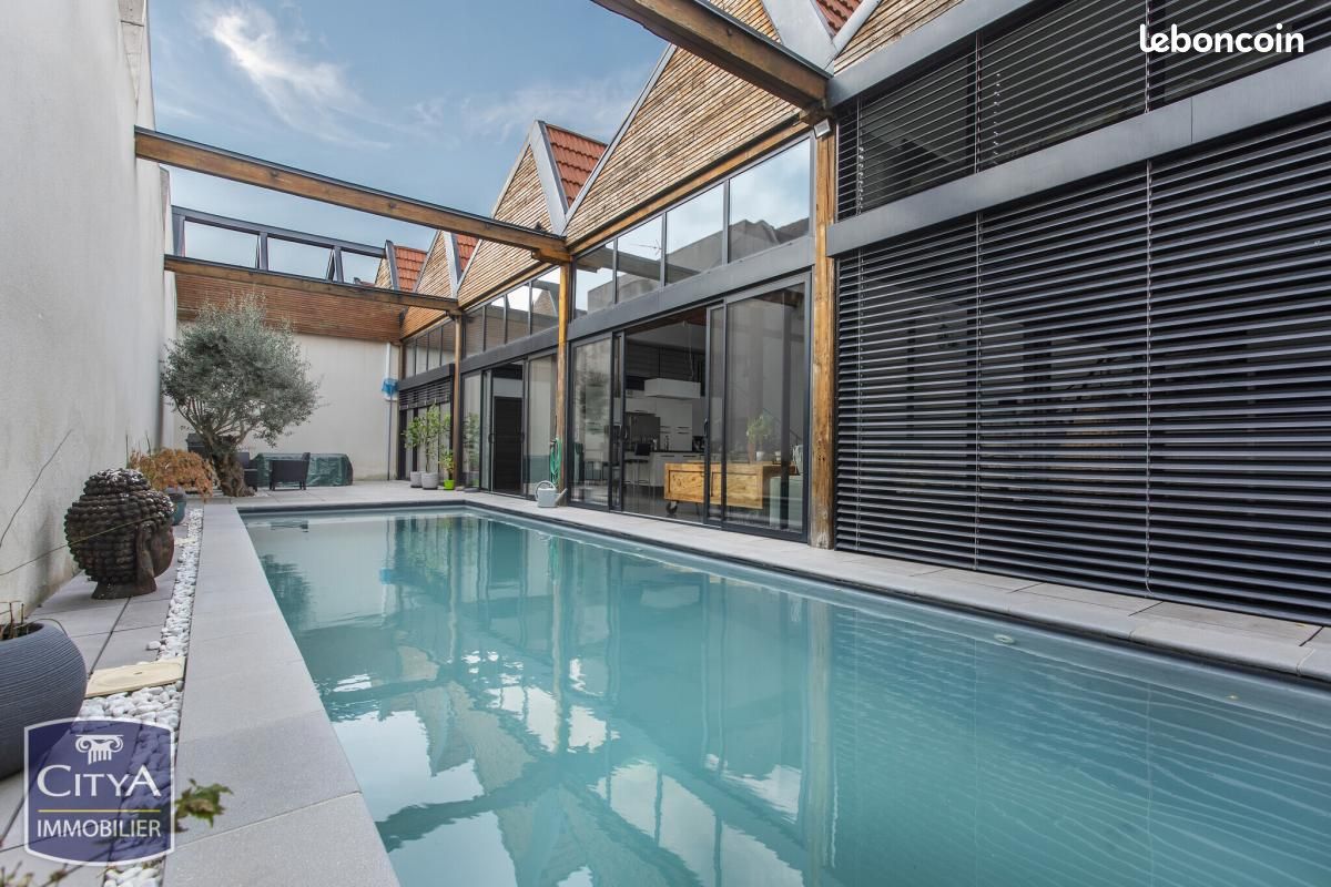 Maison 5 pièces 240 m² · à Roanne · 240 m² · 450 000 €
