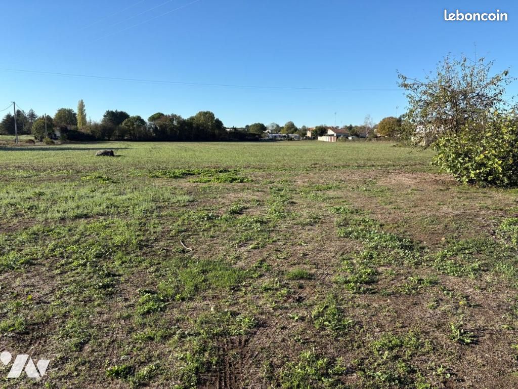 Terrain 490 m² · à Saint-Hilaire-la-Palud · 490 m² · 25 200 €