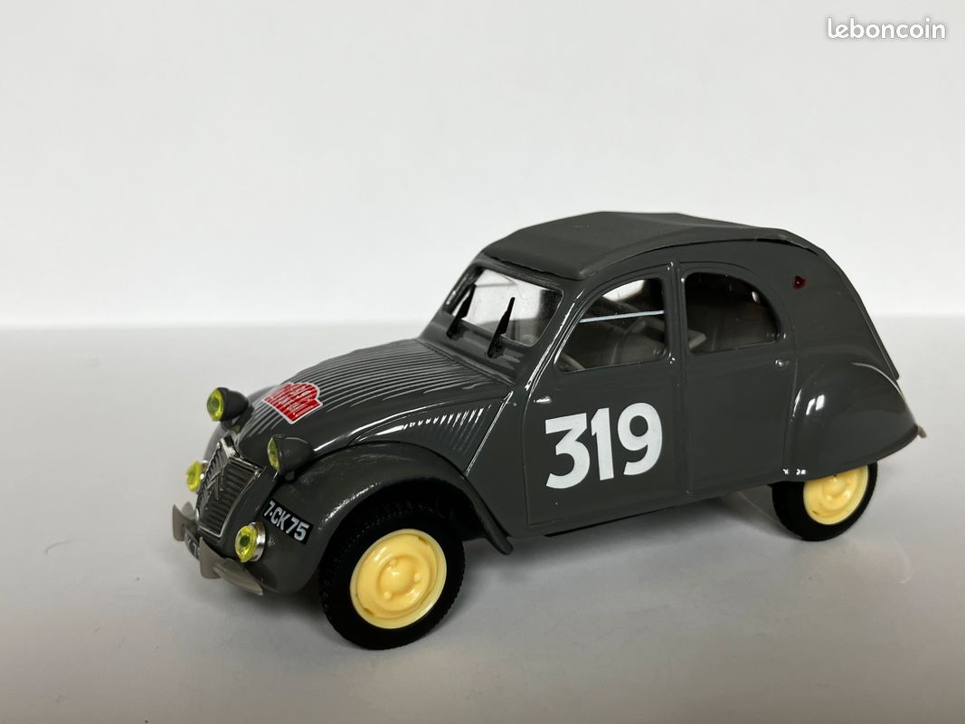 Citroën 2 CV AZ from 1978 Beige car 1/43