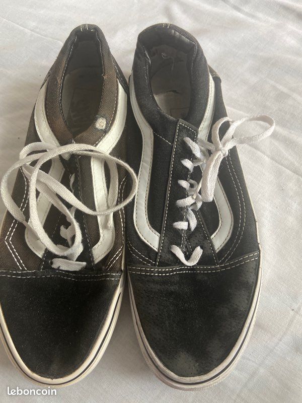 Vans (image 1)