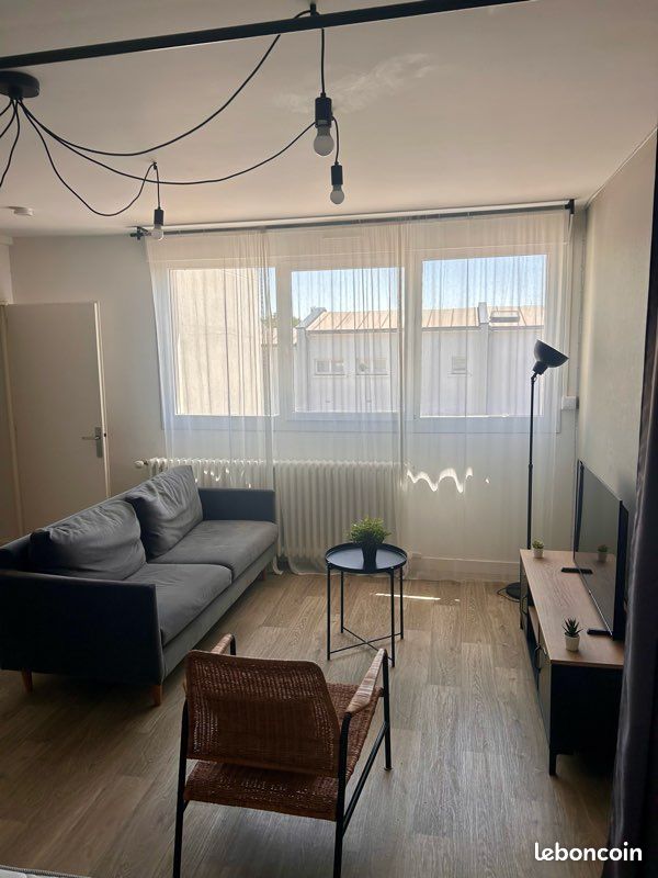 Appartement 1 pièce 33 m² · à Niort · 33 m² · 650 €