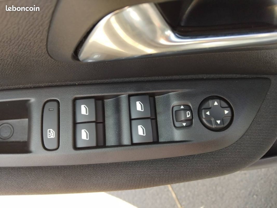 PEUGEOT 208 PureTech 100 S&S BVM6 Active (image 14)