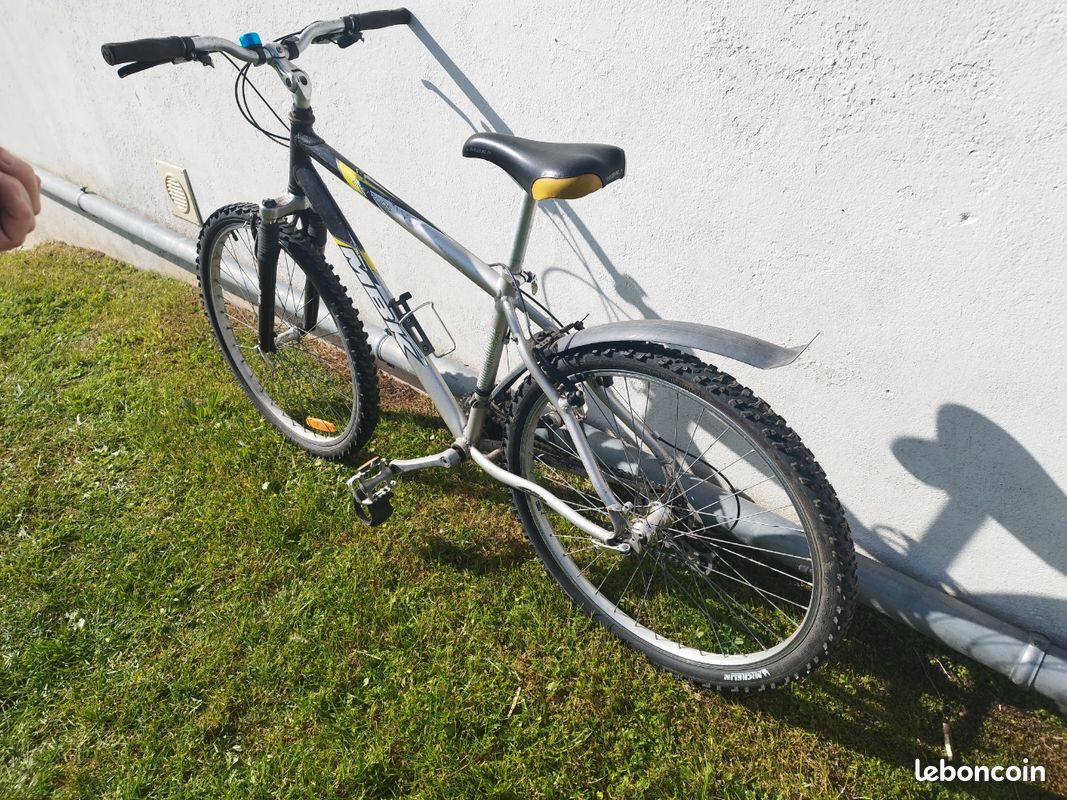 VTT 24 pouces suspension avant bon état - Vélos