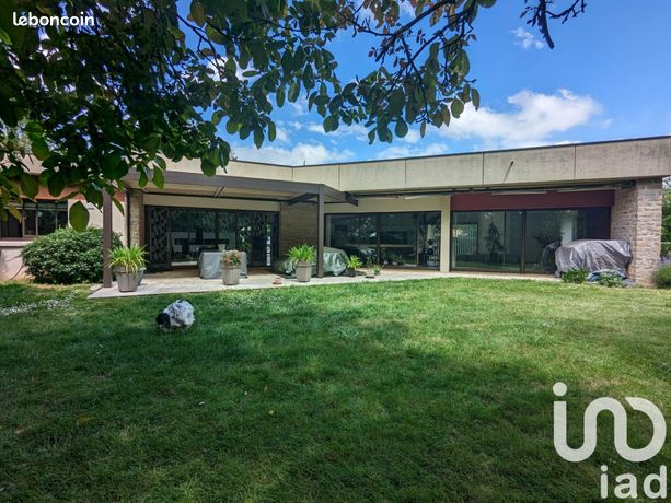 Maison 7 pièces 252 m²