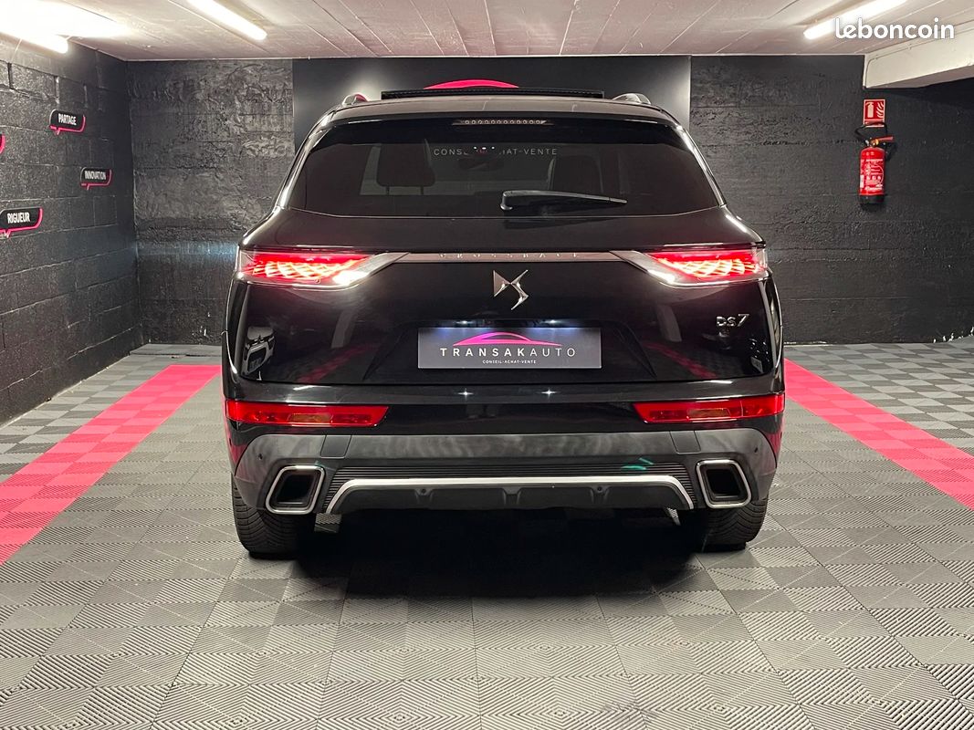 DS DS7 CROSSBACK BlueHDi 180 EAT8 Grand Chic / TOIT OUVRANT / CAMERA 360 / CAR PLAY / TRES BON ETAT 17380 (image 5)