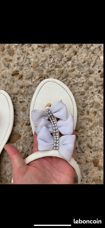 Nu pied blanc à fleurs (image 2)