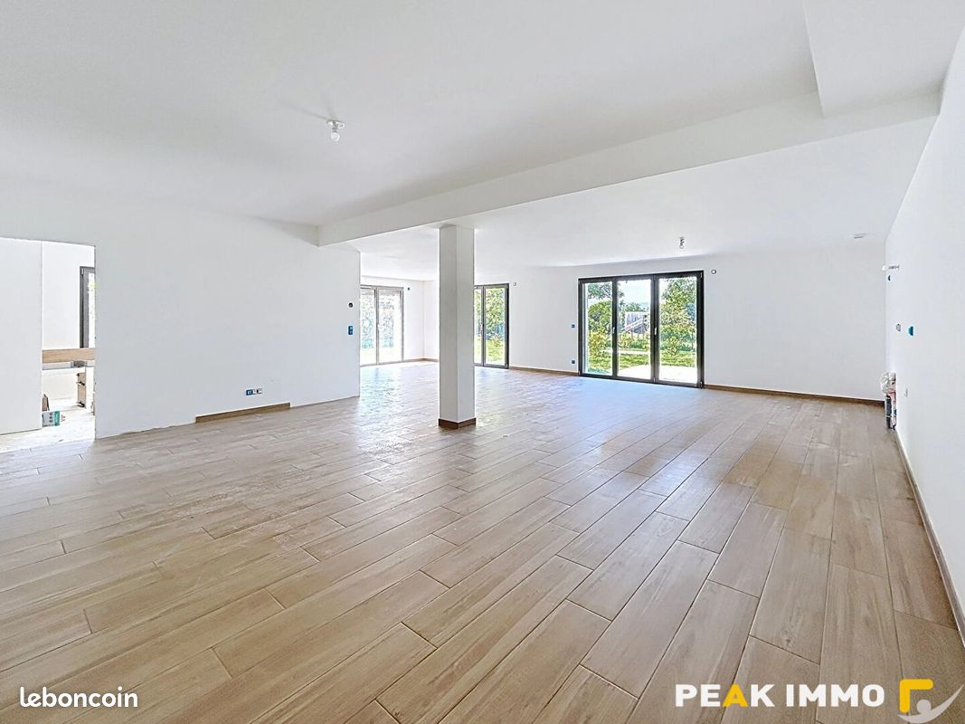 Appartement 4 pièces 156 m² · à Fillinges · 156 m² · 2 500 €