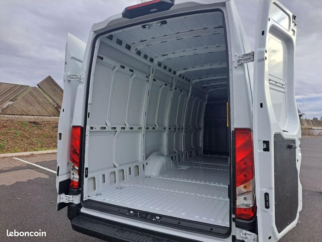 Iveco Daily FOURGON 35S18 A8 180CV 3L L4H2 16M3 (image 5)